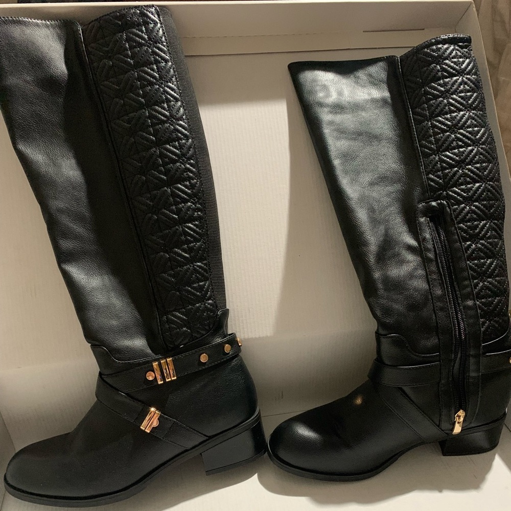 Women’s C EST. 1964 black boots in size 8
